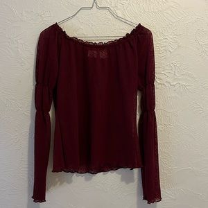 Small burgundy blouse with Lacey material